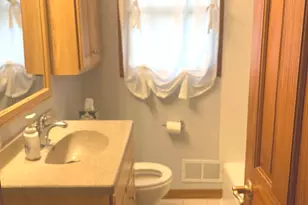 7711 W 82nd St, Bridgeview, IL 60455 - Photo 11