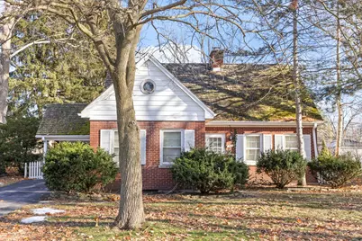 345 Woodstock Avenue, Glen Ellyn, IL 60137 - Photo 1