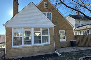 1195 S Myrtle Ave, Kankakee, IL 60901 - Photo 3