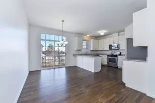 1910 Oxley Cir, Naperville, IL 60563 - Photo 5