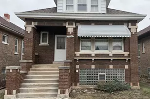 2431 Wesley Ave, Berwyn, IL 60402 - Photo 1