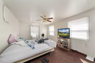 8 Osgood St, Joliet, IL 60433 - Photo 5