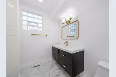 811 S 7th Avenue, Maywood, IL 60153 - Photo 9