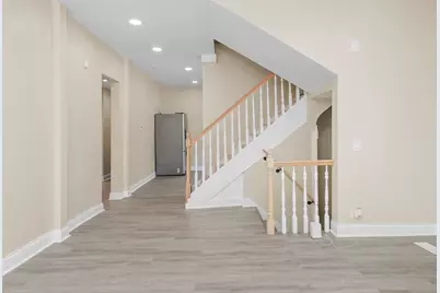 811 S 7th Avenue, Maywood, IL 60153 - Photo 7