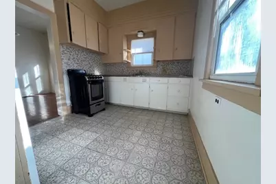 519 E Empire Street, Freeport, IL 61032 - Photo 5