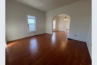 519 E Empire Street, Freeport, IL 61032 - Photo 3