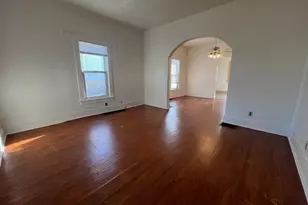 519 E Empire St, Freeport, IL 61032 - Photo 3