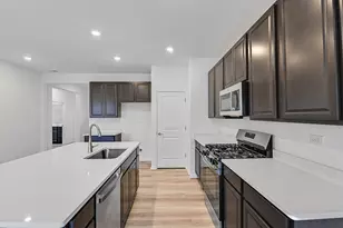 7513 Honeysuckle Ln, Joliet, IL 60431 - Photo 3