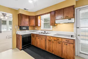 17W157 Foster Ave, Wood Dale, IL 60191 - Photo 13