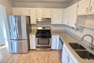 660 Cumberland Trail, Roselle, IL 60172 - Photo 3