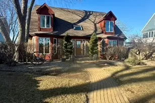 3321 N Bayview Ln, McHenry, IL 60051 - Photo 1