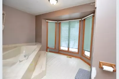 3321 N Bayview Lane, McHenry, IL 60051 - Photo 23