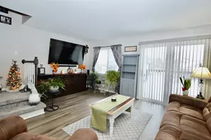 1716 Pine St, McHenry, IL 60051 - Photo 5