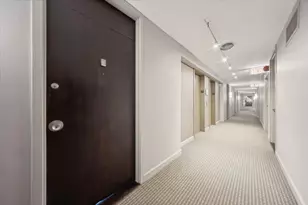 88 W Schiller St, Chicago, IL 60610 - Photo 3