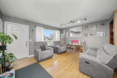 84 E Rickard Drive, Oswego, IL 60543 - Photo 3