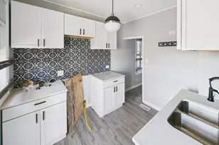 7425 S Perry Ave, Chicago, IL 60621 - Photo 13