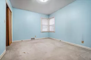 7 Walker Dr, Bloomington, IL 61701 - Photo 11