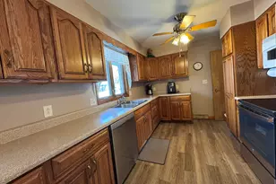 918 E Le Fevre Ave, Gibson City, IL 60936 - Photo 5