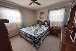 918 E Le Fevre Ave, Gibson City, IL 60936 - Photo 11