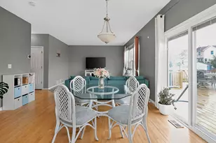 4781 Highwood Ln, Lake in the Hills, IL 60156 - Photo 9