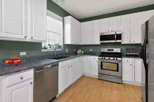 4781 Highwood Ln, Lake in the Hills, IL 60156 - Photo 7