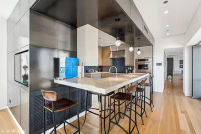 800 N Michigan Avenue #4001, Chicago, IL 60611 - Photo 9