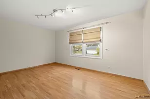 220 Osage Ln, Buffalo Grove, IL 60089 - Photo 29