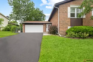 220 Osage Ln, Buffalo Grove, IL 60089 - Photo 5