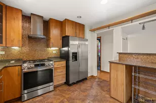 220 Osage Ln, Buffalo Grove, IL 60089 - Photo 11