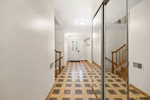 220 Osage Ln, Buffalo Grove, IL 60089 - Photo 21