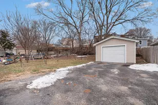 534 Rosewood Ave, Aurora, IL 60505 - Photo 13