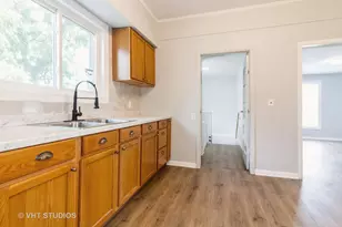 92 W 37th St, Steger, IL 60475 - Photo 9