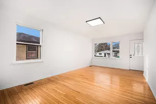 124 S Reed St, Joliet, IL 60436 - Photo 3