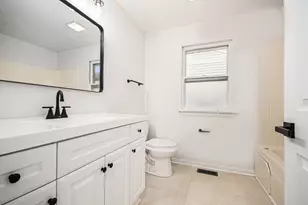 124 S Reed St, Joliet, IL 60436 - Photo 9