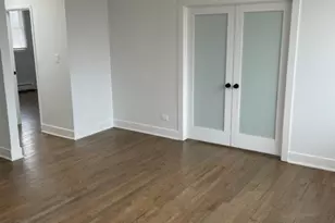 7529 N Maplewood Ave, Chicago, IL 60645 - Photo 3