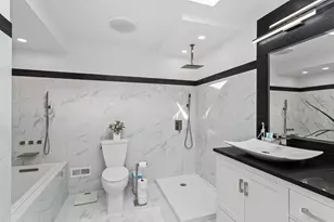 1585 W Oakmont Rd, Hoffman Estates, IL 60169 - Photo 11