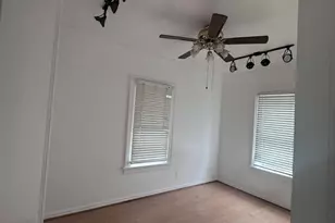 807 Spruce St, Aurora, IL 60506 - Photo 9