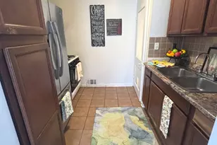 807 Spruce St, Aurora, IL 60506 - Photo 5