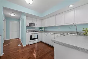 1320 Georgetown Dr, Batavia, IL 60510 - Photo 11