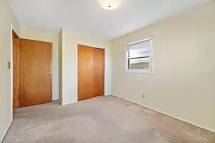 1319 Rutledge Rd, Bloomington, IL 61704 - Photo 13