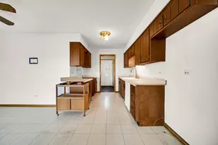 17024 Kimbark Ave, South Holland, IL 60473 - Photo 9