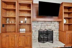 209 Geneva Ln, McHenry, IL 60051 - Photo 15