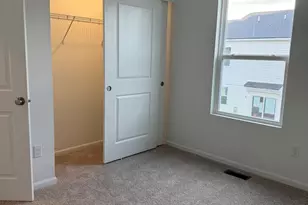 302 Kingsport Dr, South Elgin, IL 60177 - Photo 11