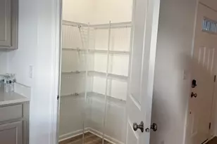 302 Kingsport Dr, South Elgin, IL 60177 - Photo 7