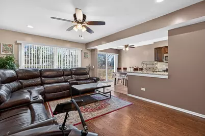 [Address not provided], Streamwood, IL 60107 - Photo 5