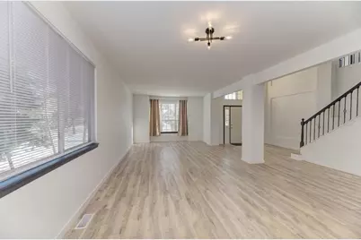 5610 Heartland Court, Carpentersville, IL 60110 - Photo 13