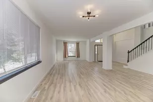 5610 Heartland Ct, Carpentersville, IL 60110 - Photo 13