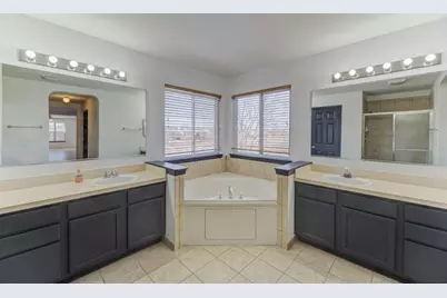 5610 Heartland Court, Carpentersville, IL 60110 - Photo 39