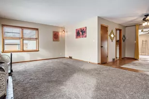 1013 E Main St, Rockton, IL 61072 - Photo 5