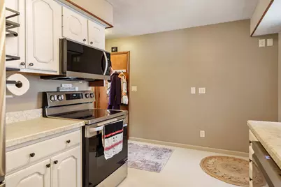 1013 E Main Street, Rockton, IL 61072 - Photo 13